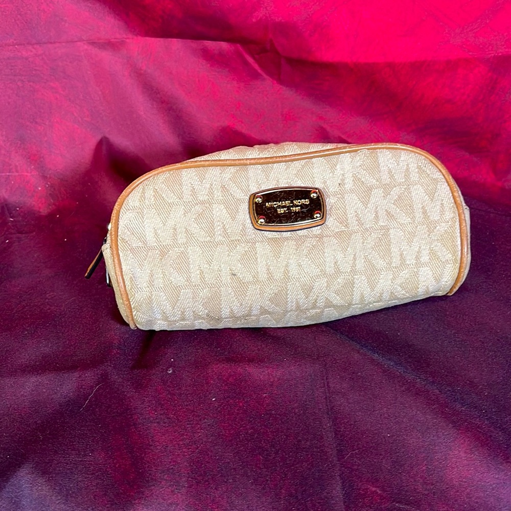 M Kors Cosmetic bag